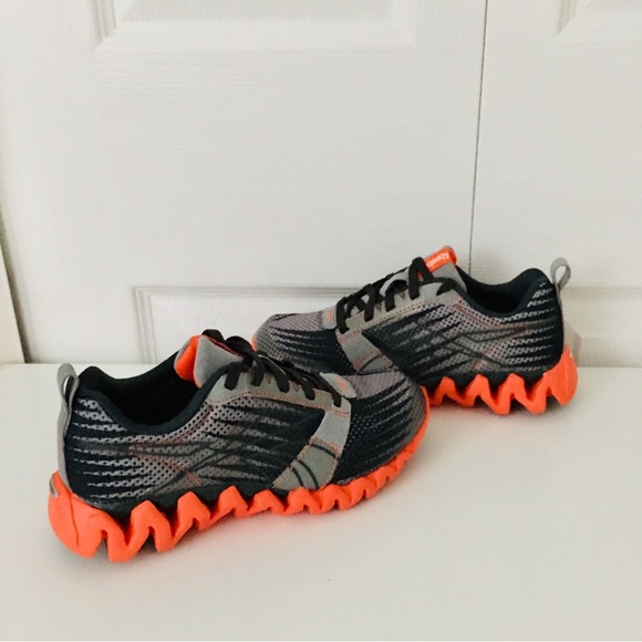Reebok Shark Zigtech Kids Black and Orange Shoes - Picture 5 of 6